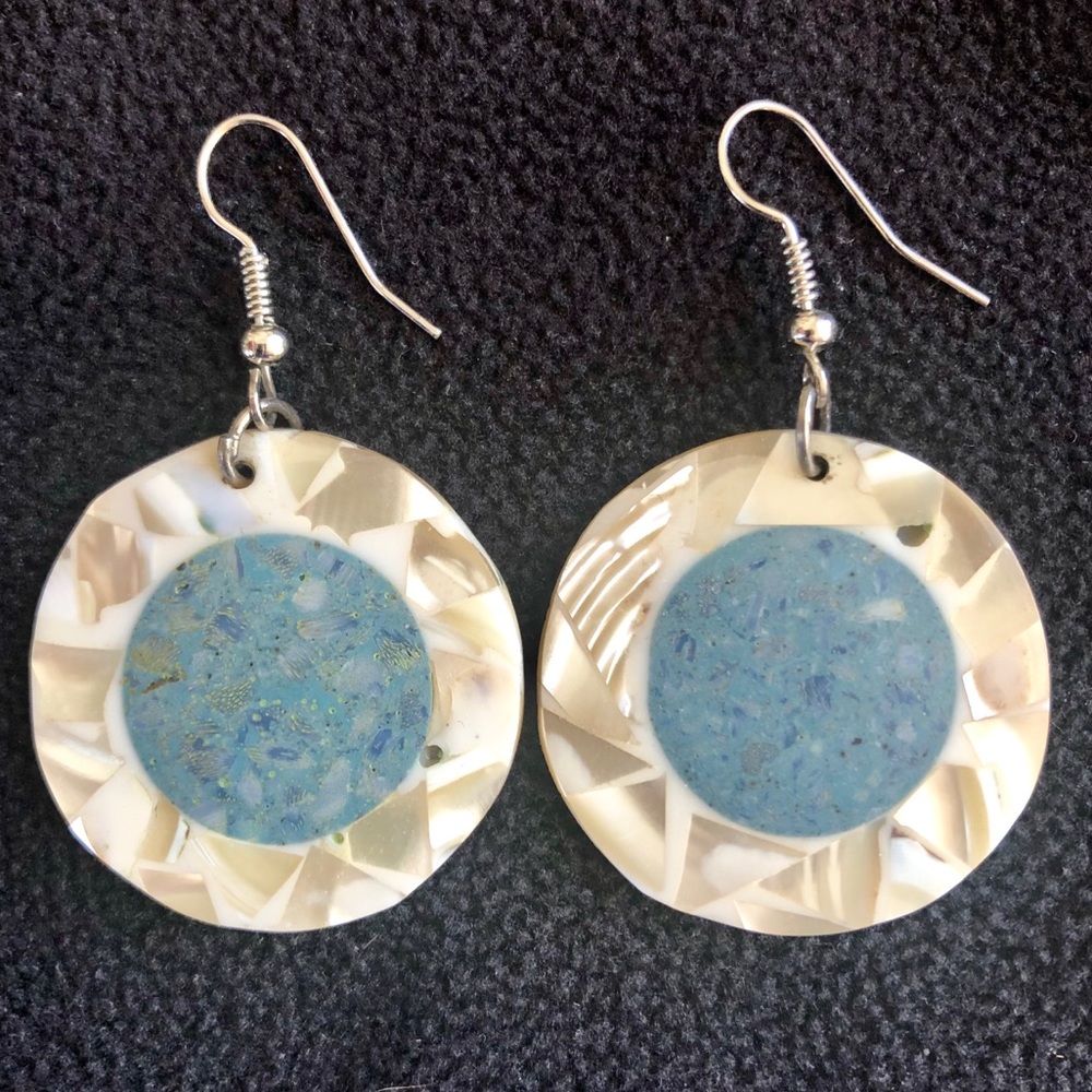 3/$15 ☘️ Shell Mosaic Earrings